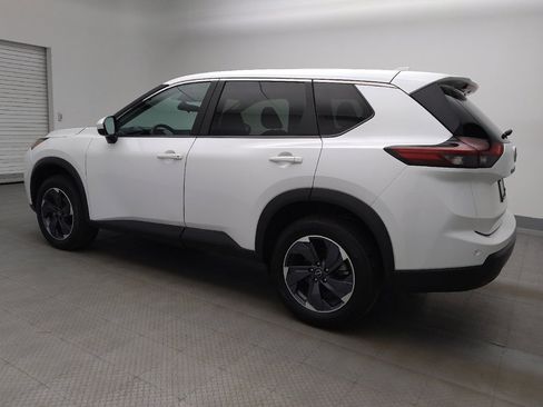 Used 2024 Nissan Rogue SV FWD image 3