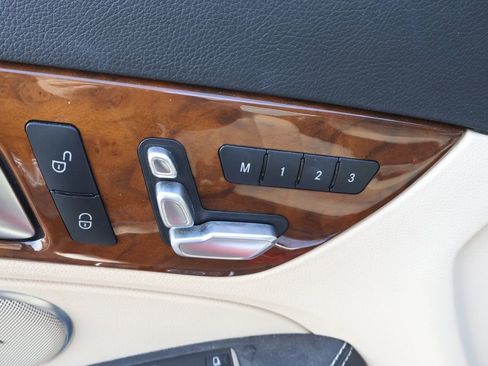 Used 2019 Mercedes-Benz SLC 300 image 12