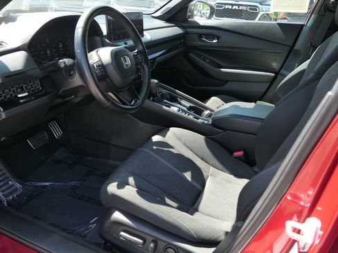 Used 2024 Honda Accord Sport image 11