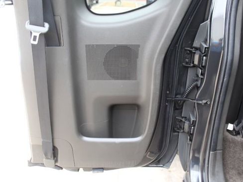 Used 2010 Nissan Frontier SE w/ SE Value Truck Pkg image 29