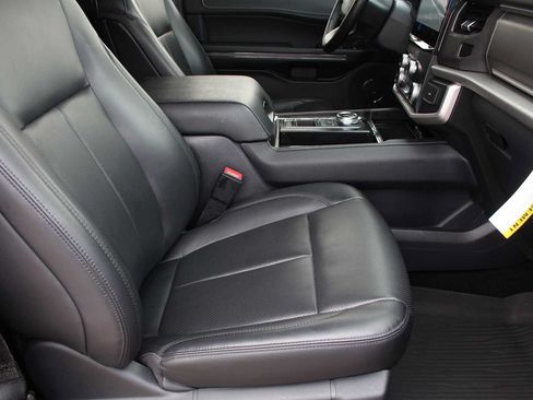 Used 2022 Ford Expedition XLT RWD image 20