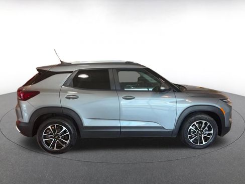 Used 2025 Chevrolet TrailBlazer LT image 16