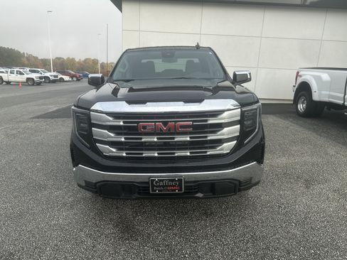 New 2026 GMC Sierra 1500 SLE image 9
