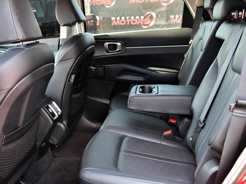 Used 2025 Kia Sorento S w/ Panoramic Sunroof Package FWD image 44