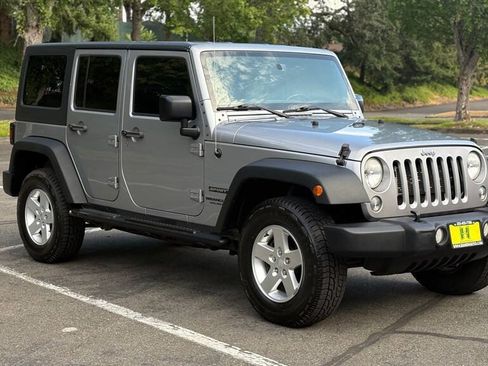 Used 2014 Jeep Wrangler Unlimited Sport w/ Quick Order Package 24S AWD/4WD image 7