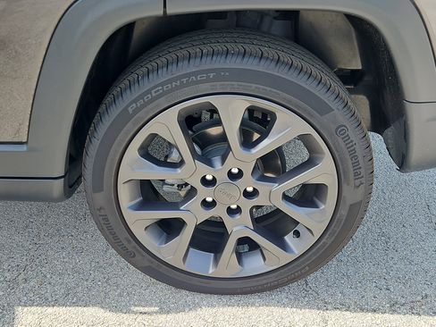 Used 2021 Jeep Compass Latitude w/ Sun and Sound Group image 8