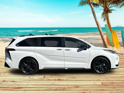 Used 2022 Toyota Sienna XSE FWD image 7