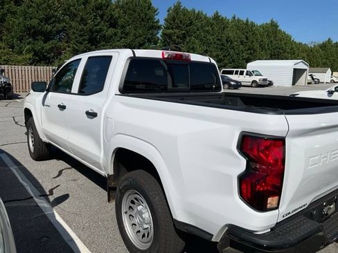 Used 2025 Chevrolet Colorado W/T w/ Advanced Trailering Package RWD image 4