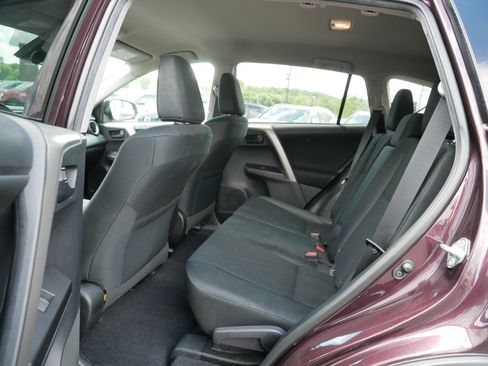 Used 2018 Toyota RAV4 LE w/ All Weather Liner Package AWD/4WD image 16