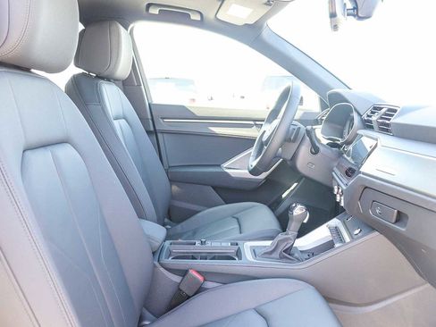 Used 2025 Audi Q3 2.0T Premium w/ Convenience Package image 17