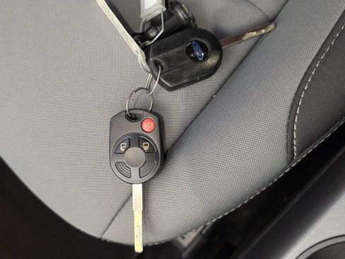 Used 2016 Ford Escape SE FWD image 36