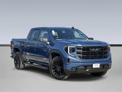 New 2026 GMC Sierra 1500 Elevation w/ LPO, Elevation Black Package