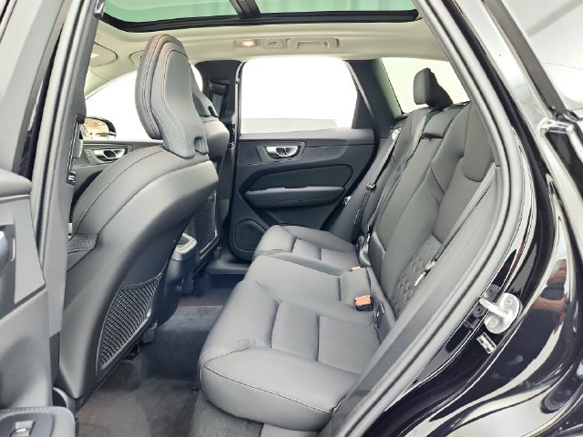New 2026 Volvo XC60 B5 Plus w/ Protection Package Premier AWD/4WD image 25