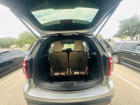 Used 2013 Ford Explorer XLT FWD image 19