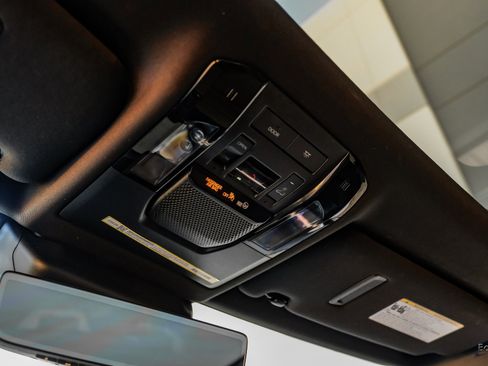 Used 2025 Lexus GX 550 image 34