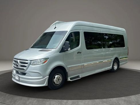 Used 2019 Mercedes-Benz Sprinter 3500 image 1