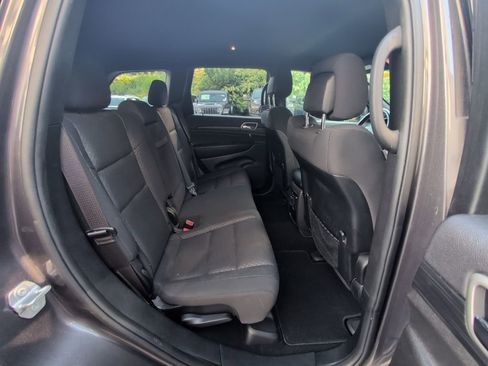 Used 2021 Jeep Grand Cherokee Laredo image 16