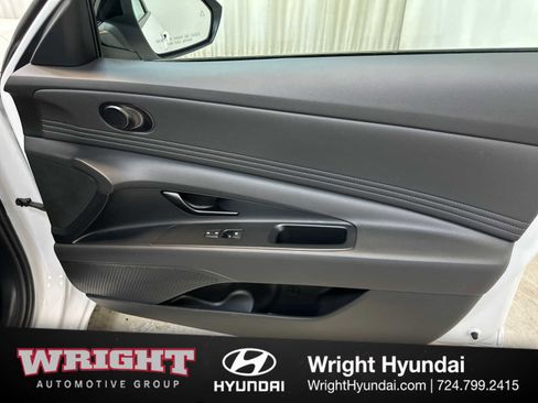 Used 2025 Hyundai Elantra SEL w/ Cargo Package image 17