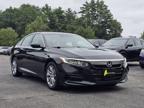 Used 2018 Honda Accord LX image 2