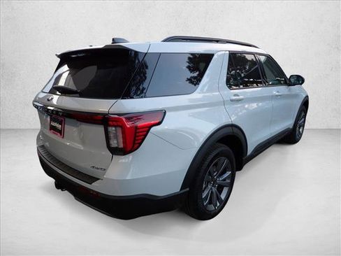 New 2026 Ford Explorer Active w/ Active Comfort Package image 4