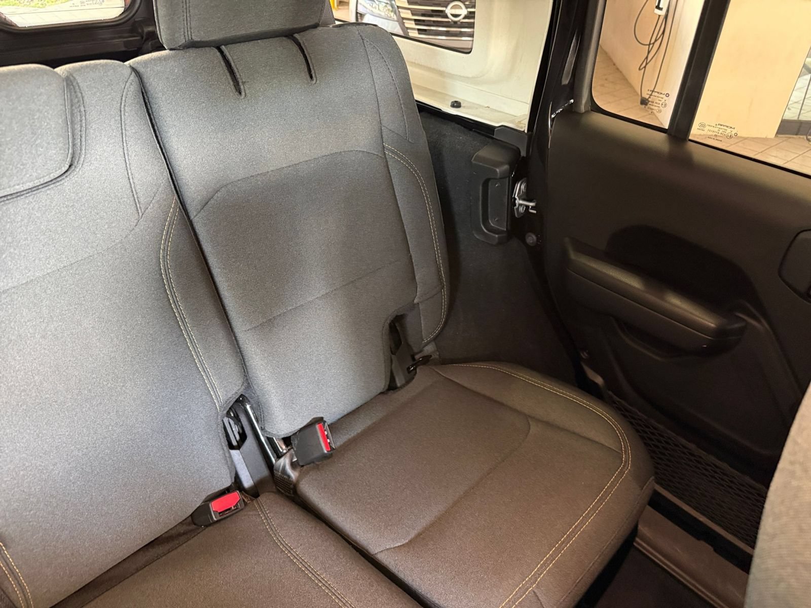 Used 2025 Jeep Wrangler Unlimited Sport AWD/4WD image 35