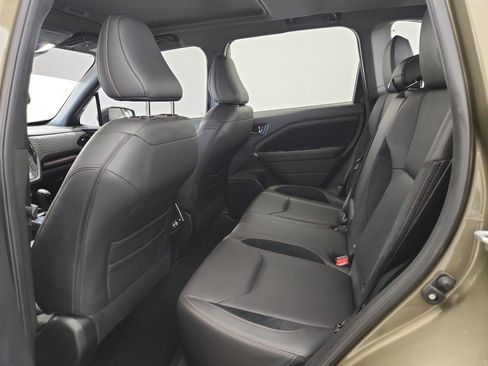 Certified 2025 Subaru Forester Touring w/ Popular Package - Touring image 33