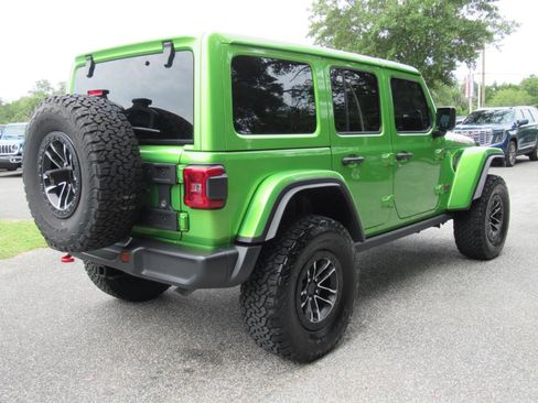 Certified 2025 Jeep Wrangler Unlimited Rubicon w/ XTREMEE 35" Tire Package AWD/4WD image 7