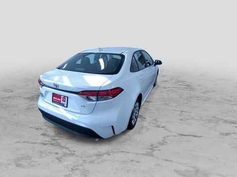 Used 2025 Toyota Corolla LE image 9