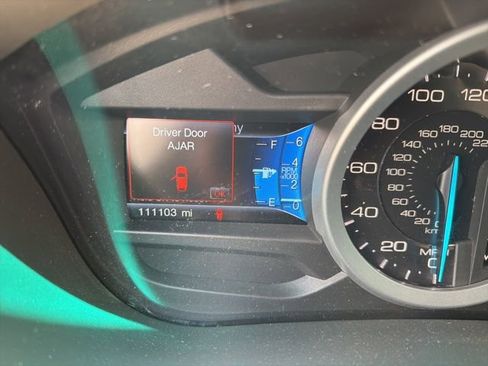 Used 2015 Ford Explorer XLT w/ Equipment Group 202B FWD image 16