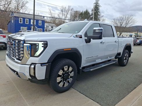 New 2026 GMC Sierra 2500 Denali w/ Denali Reserve Package AWD/4WD image 3