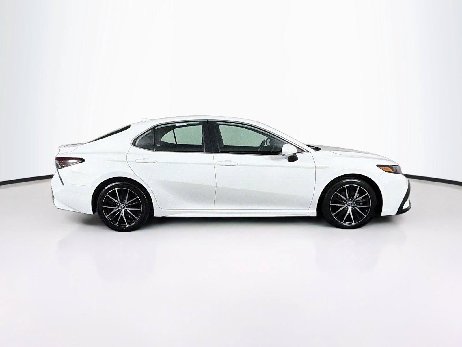Used 2023 Toyota Camry SE FWD image 12