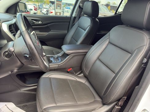 Used 2023 GMC Acadia SLT w/ Elevation Edition FWD image 11
