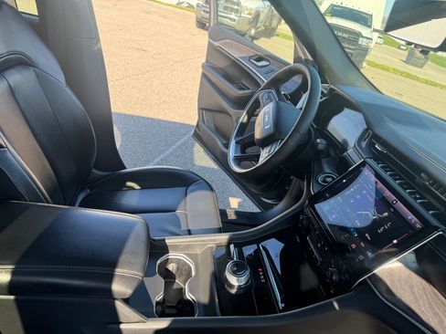 Used 2024 Jeep Grand Cherokee L Limited w/ Luxury Tech Group II AWD/4WD image 37