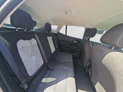 Used 2025 Chevrolet Trax LS w/ LS Convenience Package FWD image 12