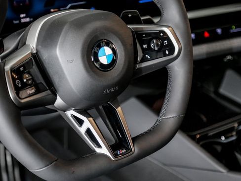 Used 2026 BMW 530i xDrive w/ M Sport Package image 8