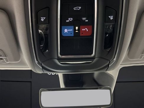 Used 2023 Jeep Grand Cherokee Limited w/ Luxury Tech Group II image 26