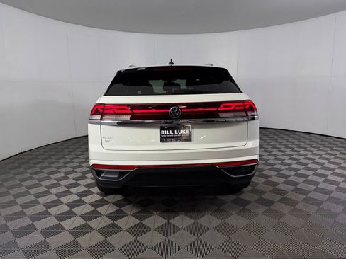 Used 2024 Volkswagen Atlas Cross Sport SE image 6