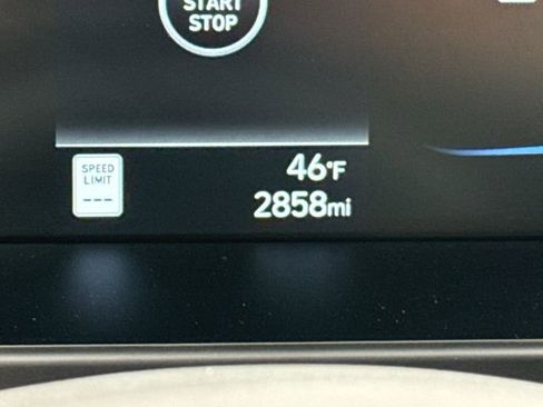 Certified 2025 Hyundai Elantra Sport image 16