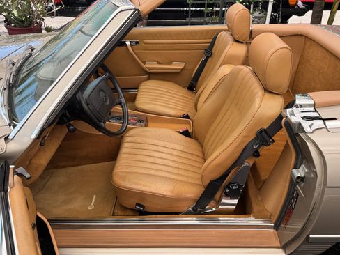 Used 1988 Mercedes-Benz 560 SL image 14