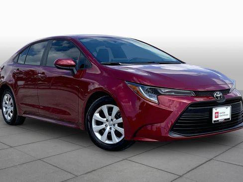 Used 2026 Toyota Corolla LE FWD image 3