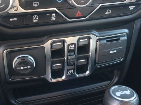 Used 2021 Jeep Wrangler Unlimited Sport AWD/4WD image 24
