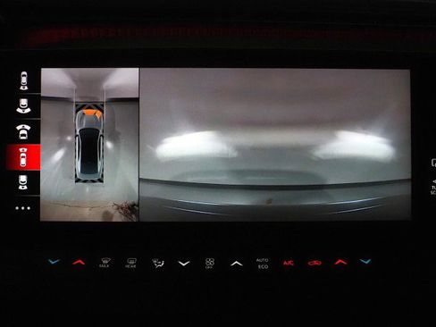 Used 2025 Dodge Charger Daytona Scat Pack w/ Track Pack image 38