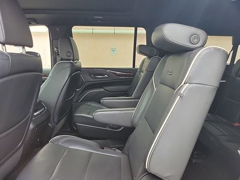 Used 2023 Cadillac Escalade ESV Premium Luxury image 24