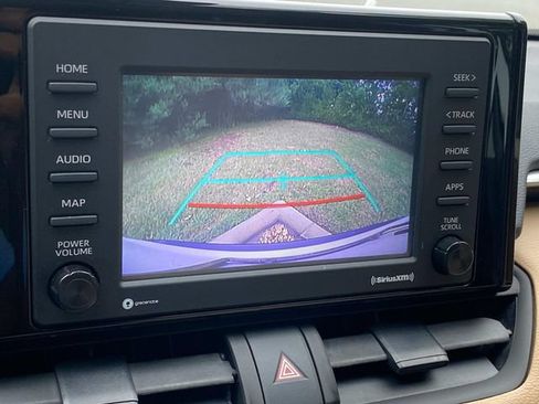 Used 2022 Toyota RAV4 XLE FWD image 24