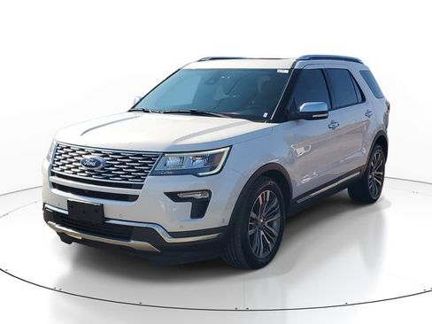 Used 2018 Ford Explorer Platinum AWD/4WD image 2