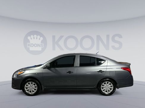 Used 2017 Nissan Versa S Plus image 2