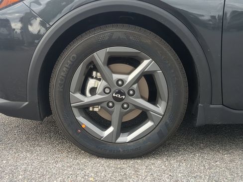 New 2025 Kia K4 LXS image 10