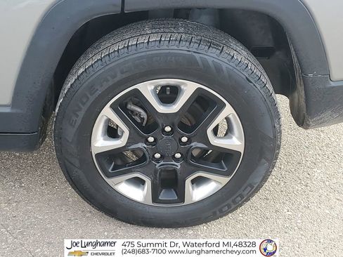 Used 2017 Jeep Compass Trailhawk w/ Cold Weather Group image 33