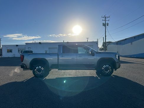 Used 2025 GMC Sierra 2500 Denali Ultimate AWD/4WD image 14