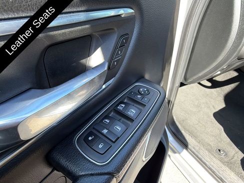 Used 2024 RAM 1500 Laramie RWD image 11